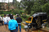 Bantwal : 9 injured as  autorickshaw lands in ditch